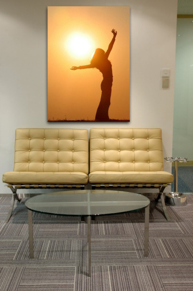 Depiction of pose8 on a drawing room wall.